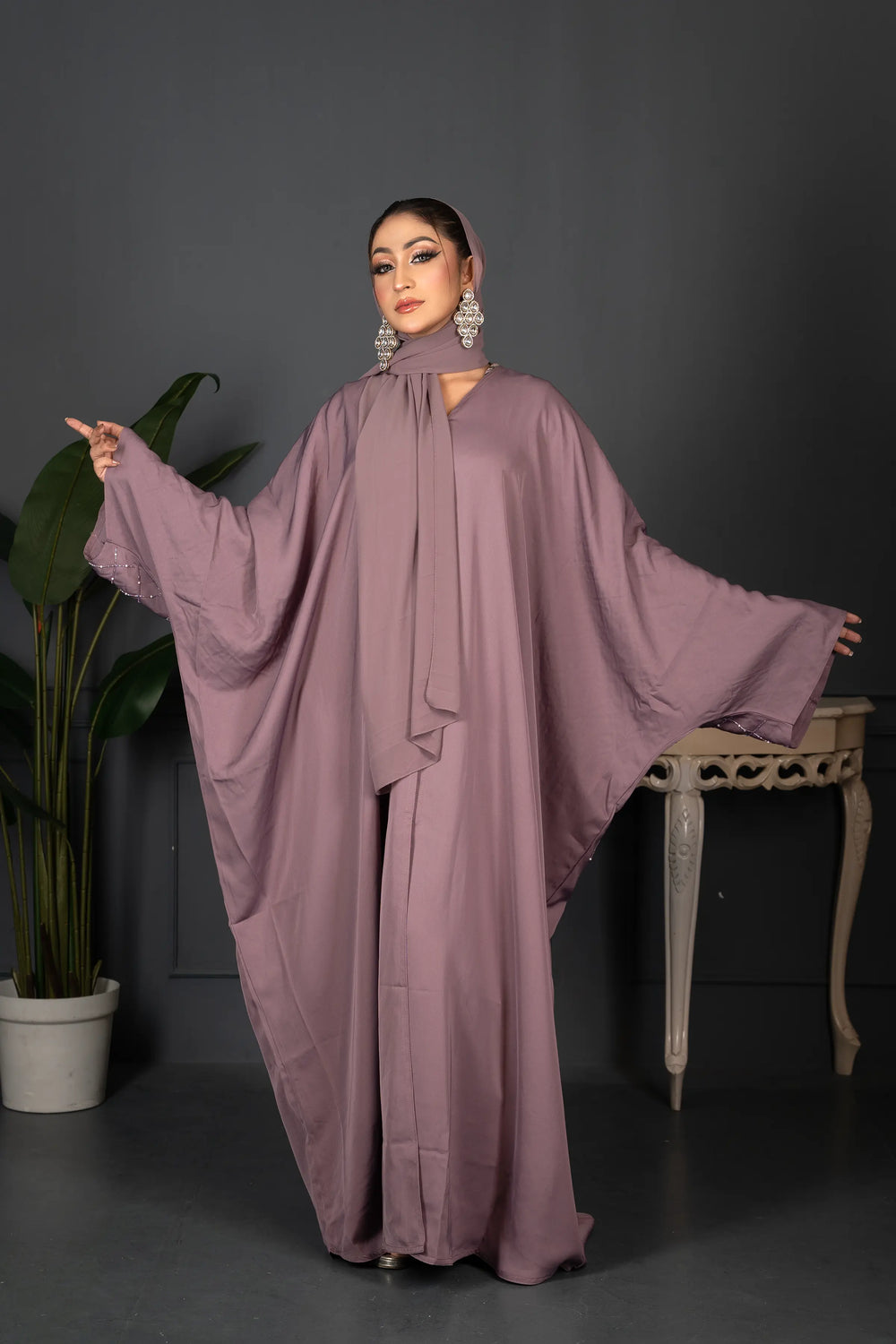 Elegant Handwork Abaya with Artisan Detailing Abaya Elegance