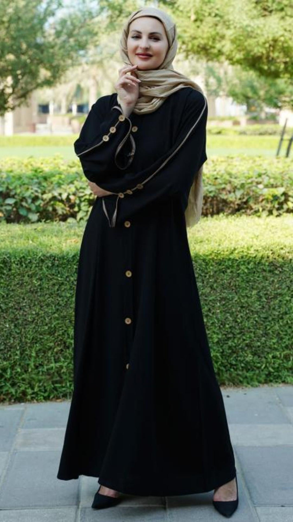 Black Abaya With Beige Piping And Show Buttons on the Front And Sleeves In Black - Abaya Elegance