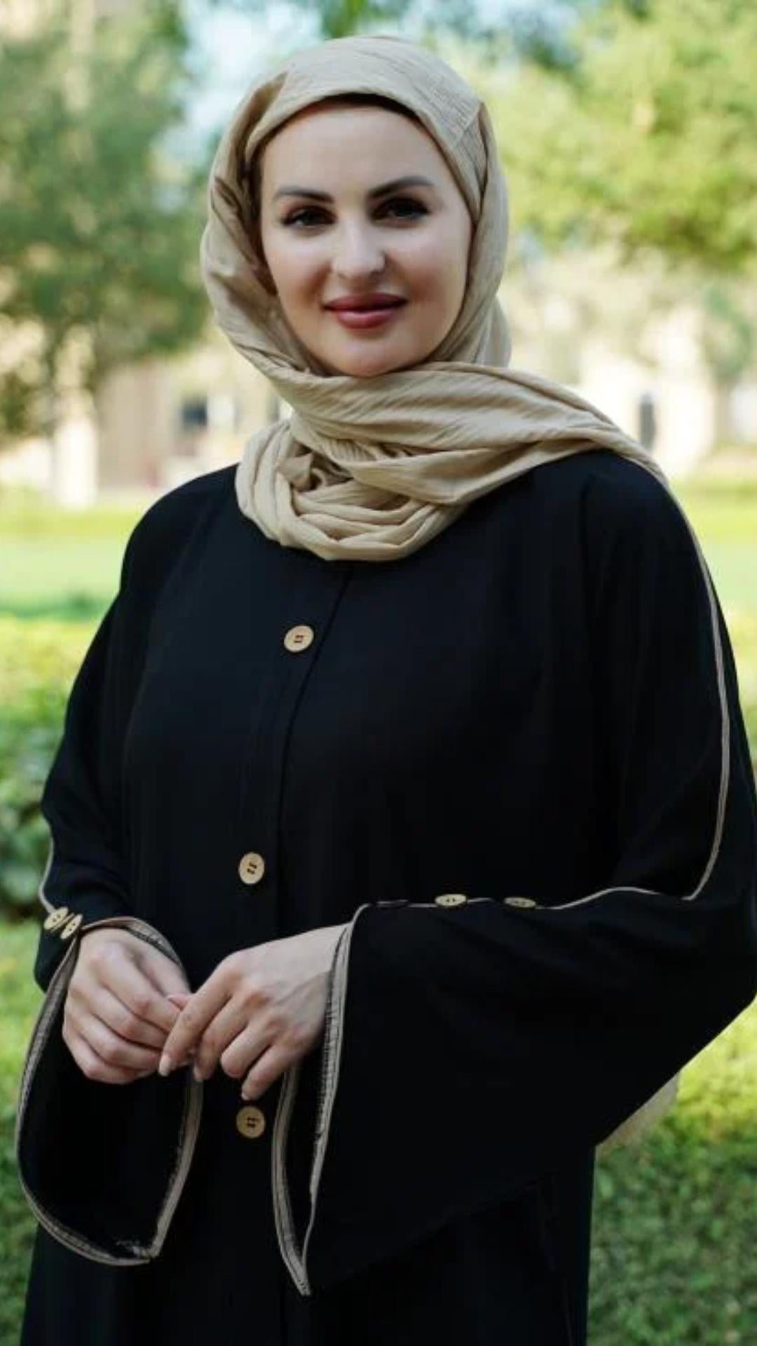 Black Abaya With Beige Piping And Show Buttons on the Front And Sleeves In Black - Abaya Elegance