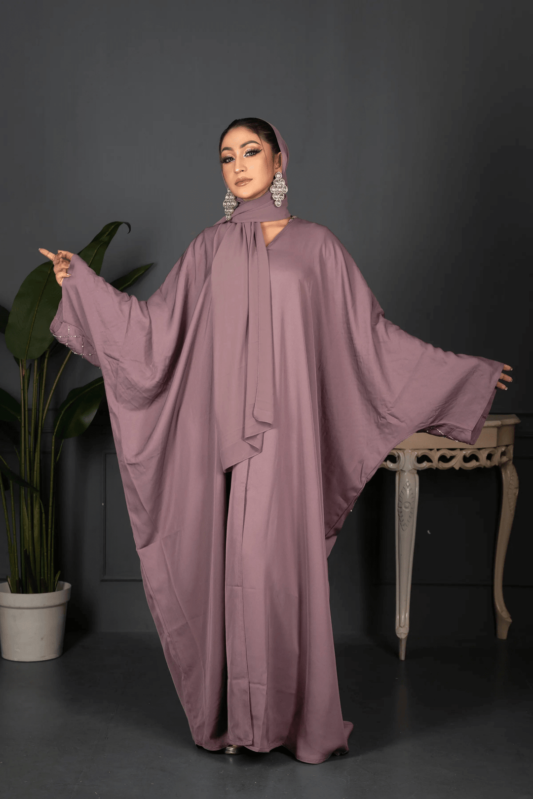 Elegant Handwork Abaya with Artisan Detailing - Abaya Elegance