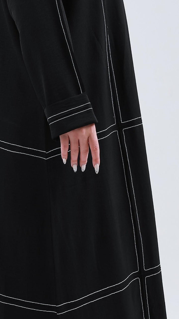 Front Open Abaya With Threaded Design In Black - Abaya Elegance
