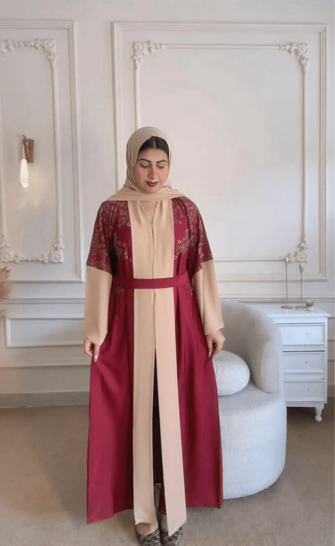 Maroon &amp; Beige Belted Contrast Abaya - Abaya Elegance