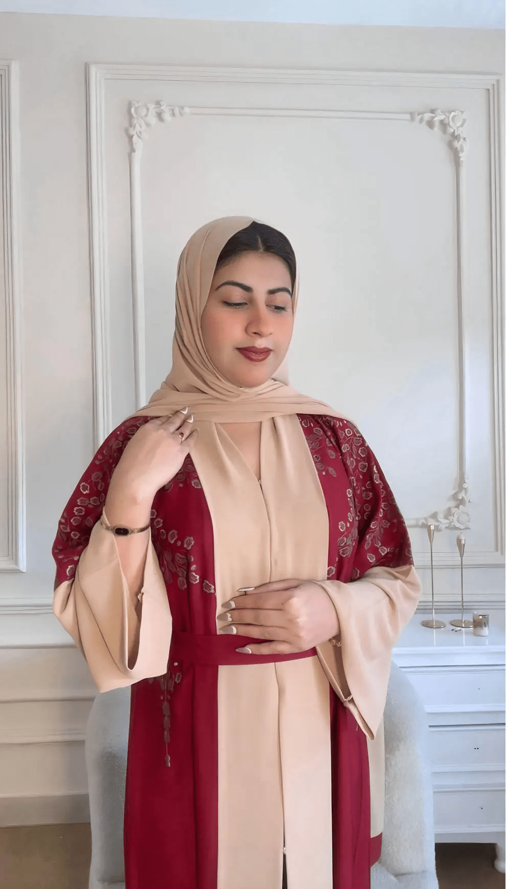 Maroon &amp; Beige Belted Contrast Abaya - Abaya Elegance