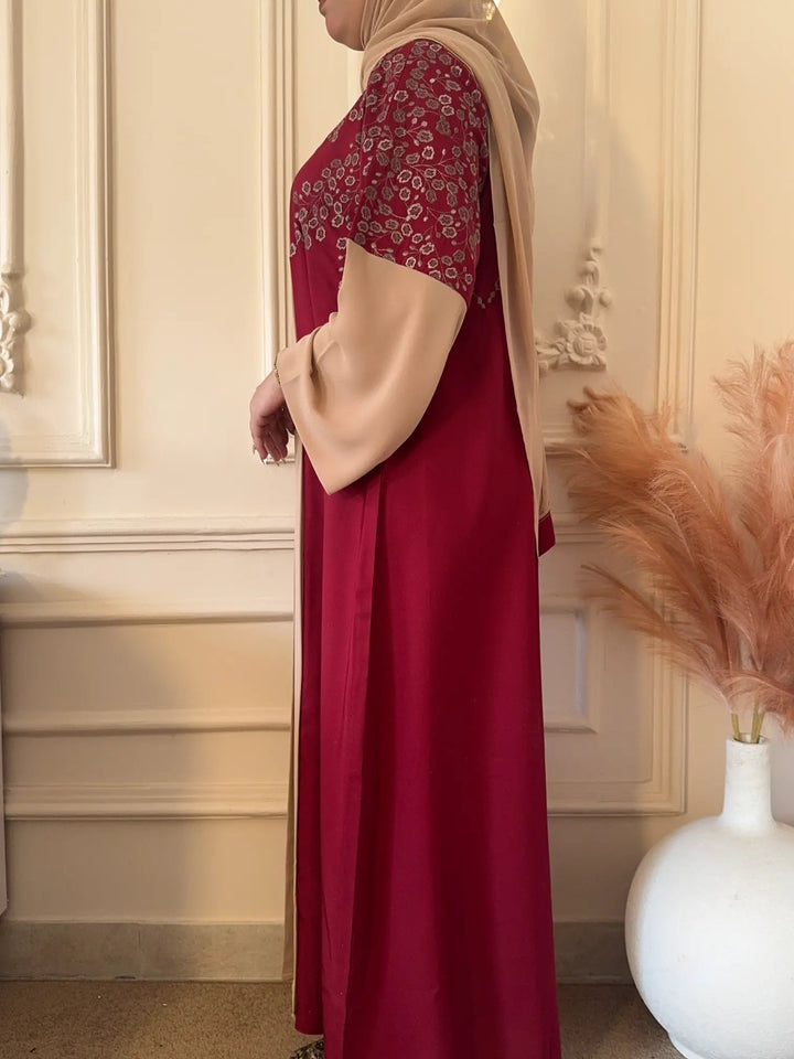 Maroon &amp; Beige Belted Contrast Abaya - Abaya Elegance