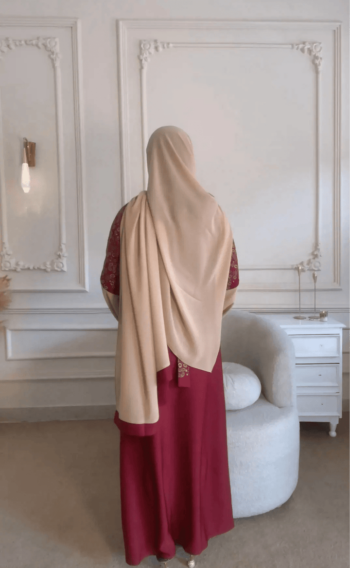 Maroon &amp; Beige Belted Contrast Abaya - Abaya Elegance