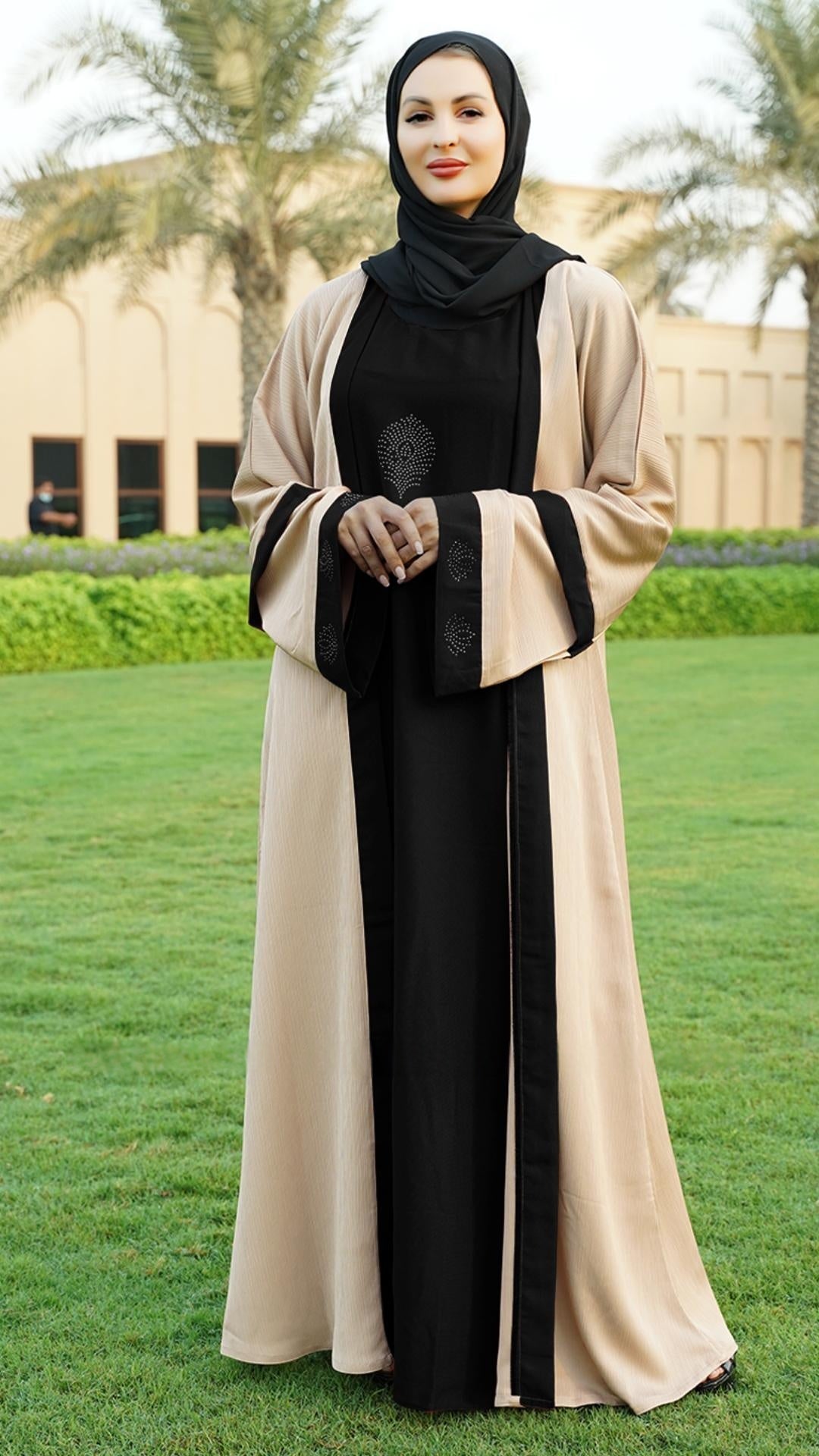 Nida Matte Black Abaya with an Attached Cream Shrug - Abaya Elegance