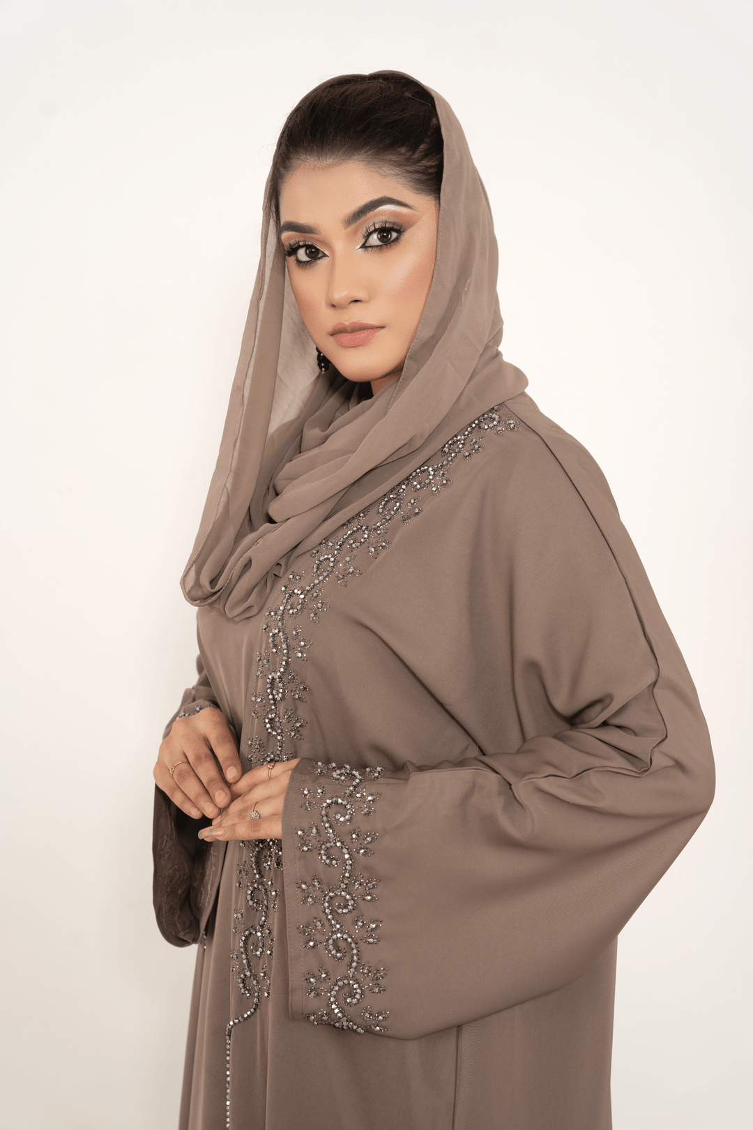 Stylish Handicrafts with Stonework Abaya Including inner for Modern Women - Abaya Elegance